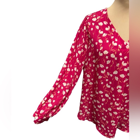 NWOT Lush Women’s Plus Size 1X Red Floral V-Neck Long Sleeve Blouse - Picture 3 of 10